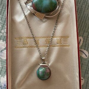 Vintage Necklace & Brooch Set in Box - Silver Tone. Never Worn.